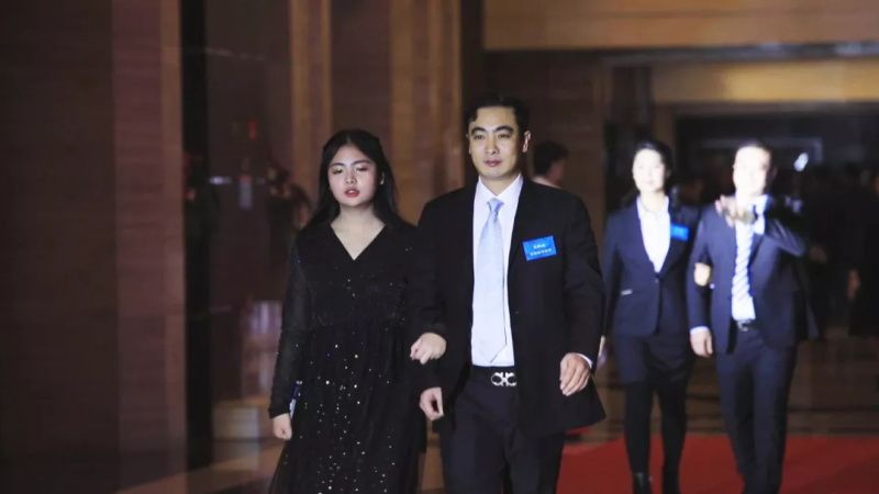 “感恩相伴?筑夢(mèng)同行”——龍港集團(tuán)2019新春年會(huì)盛大舉行！