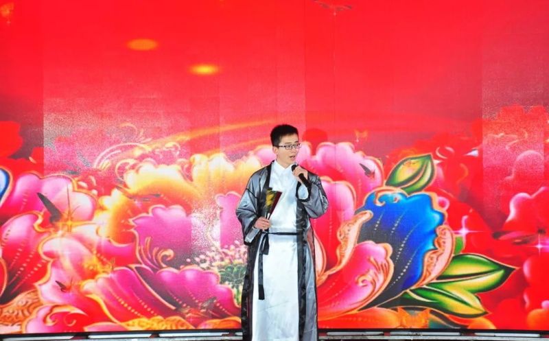 “感恩相伴?筑夢(mèng)同行”——龍港集團(tuán)2019新春年會(huì)盛大舉行！