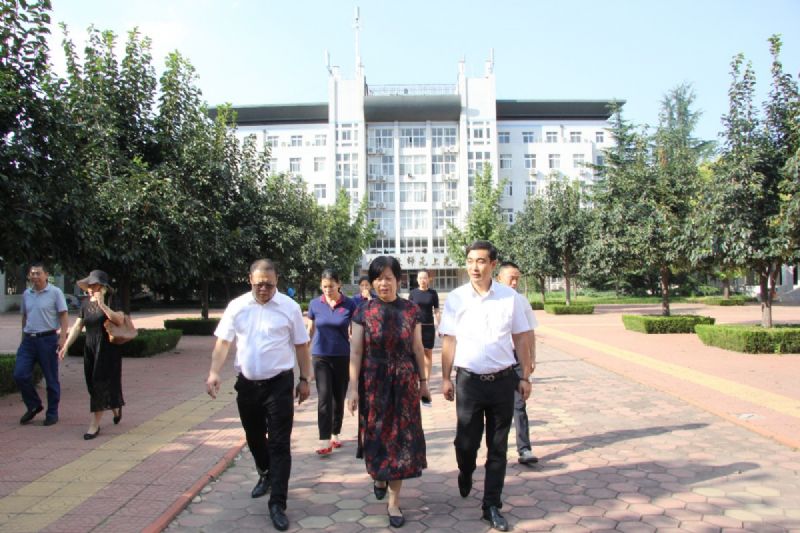 校企聯(lián)袂，共筑教育——“龍港·育秀園”又一教育教學(xué)獎勵基金簽約儀式圓滿完成！