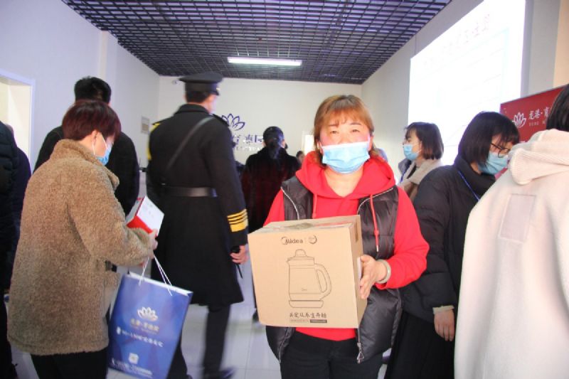 人山人海，瘋狂搶購丨直擊龍港·育德園開盤火爆現(xiàn)場！
